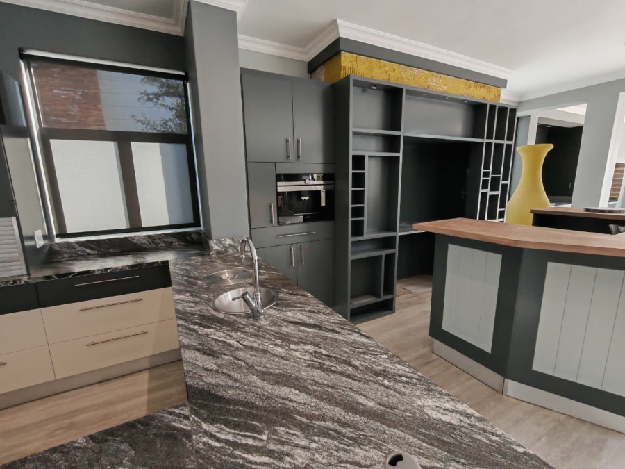 4 Bedroom Property for Sale in Oubaai Western Cape
